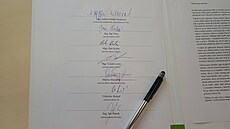 Starostové dopis adresovaný ministru Raku�anovi podepsali v úterý na spole�ném...
