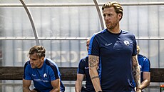 Trenér Radoslav Ková� na prvním tréninku libereckých fotbalist�