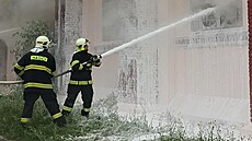 P�ed p�l sedmou sní�en stupe� po�árního poplachu na první. Jednotky se vrací na...