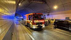 Hromadná nehoda uzav�ela Bubene�ský a Dejvický tunel (12. �ervna 2024)