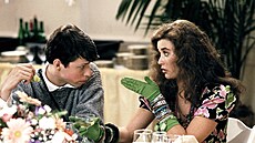Jon Cryer a Demi Moore ve filmu Žádná maličkost (1984)