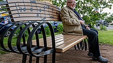 V OpoÄ�nÄ� odhalili laviÄ�ku skladatele Luboše Sluky, podobá se notov�© osnovÄ�