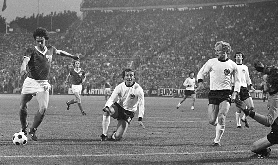 Jürgen Sparwasser a jeho slavný gól do sít brankáe Maiera na MS v Hamburku....