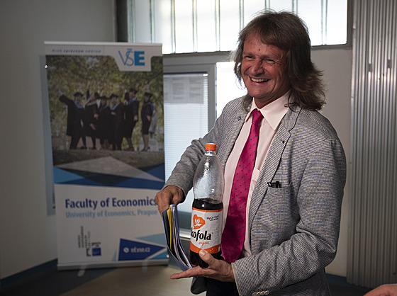 Akademický senát Národohospodá�ské fakulty Vysoké �koly ekonomické v Praze...