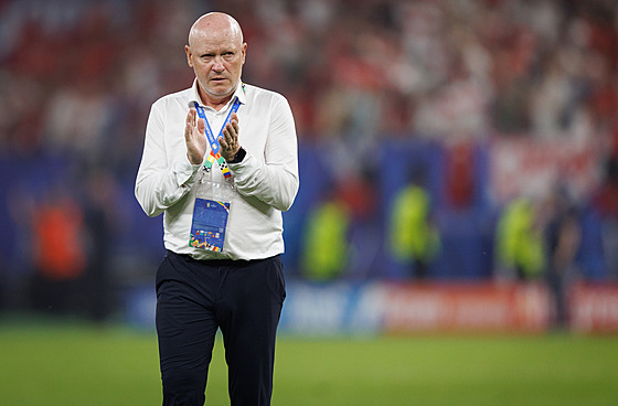 Trenér �eské reprezentace Ivan Ha�ek po proh�e s Tureckem.