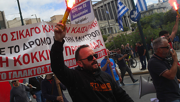Žádné zkracování, ale prodloužení. Řecko zavádí šestidenní pracovní týden