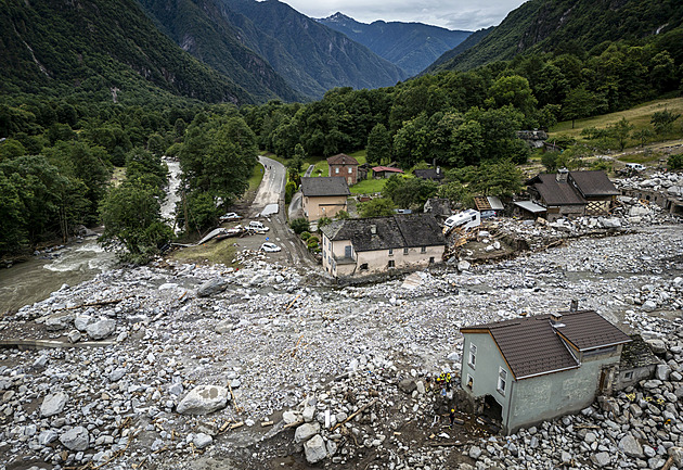 Obří sesuv pohřbil švýcarskou vesničku, tělo oběti našli osm kilometrů daleko