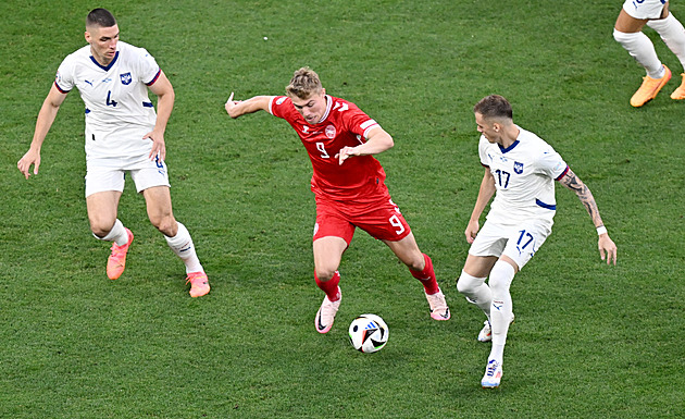 ONLINE: Dánsko - Srbsko 0:0, Rajkovič chytá ránu Eriksena z dálky