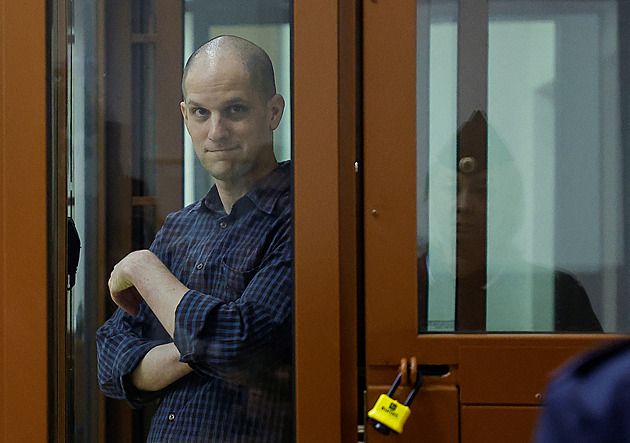 Americký novinář dostal v Rusku 16 let vězení. Soud ho uznal vinným ze špionáže