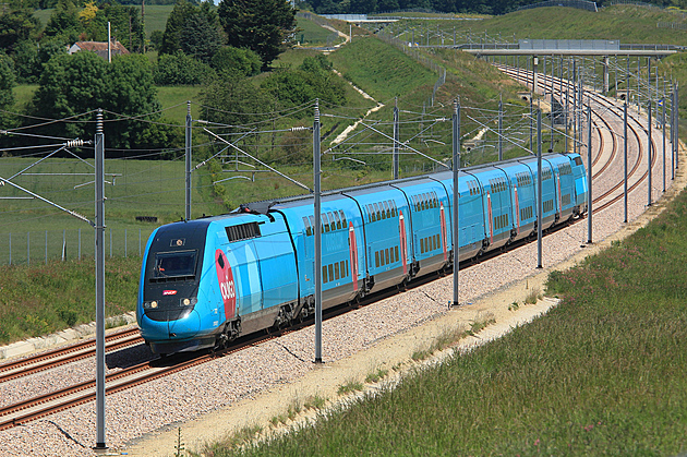 OBRAZEM: Vlaky TGV jako patrové. Jeden speciální dosáhl rychlosti 574,8 km/h