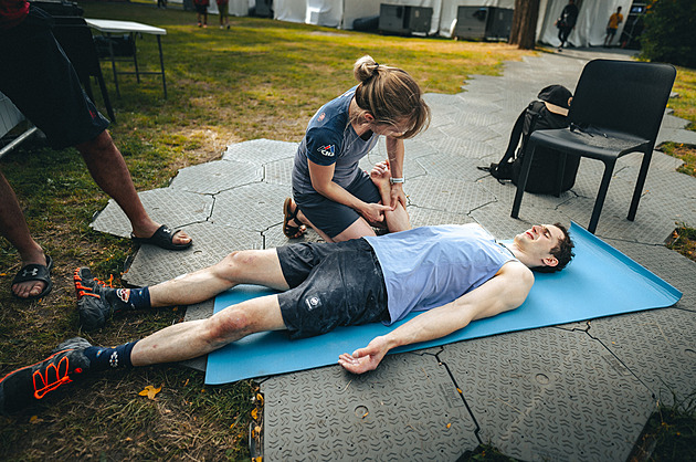 Adam je o hodně lepší než v Tokiu, ví Ondrův kouč. Elitnímu lezci rovnají tělo