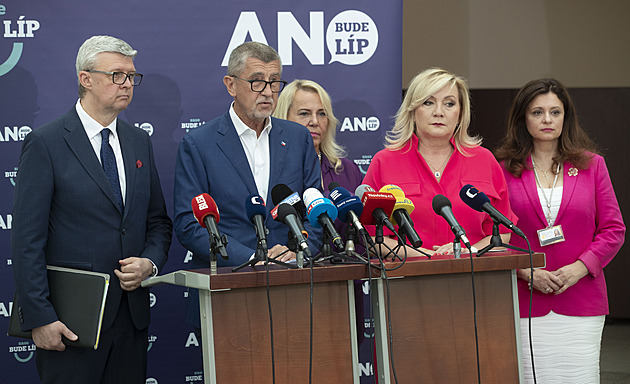 Volby by v srpnu vyhrálo ANO. Uspěla KSČM, TOP 09 a lidovci skončili mimo