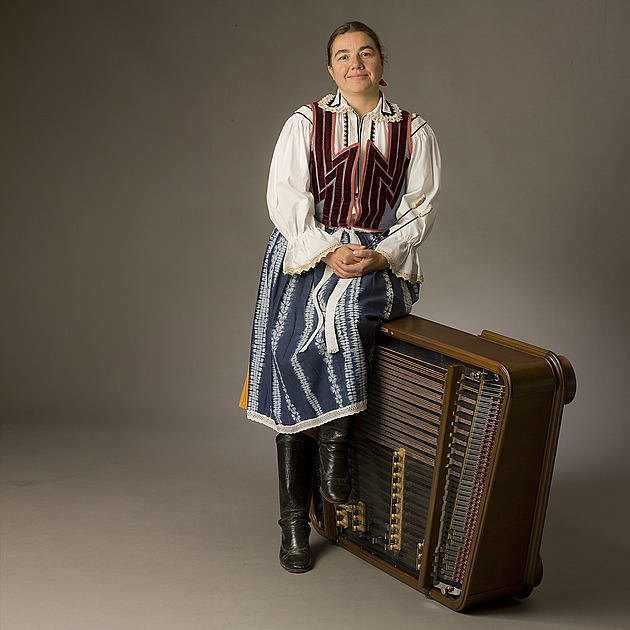 Morava má folklor jako výkladní skříň, bez něj se lidé změní, míní cimbalistka