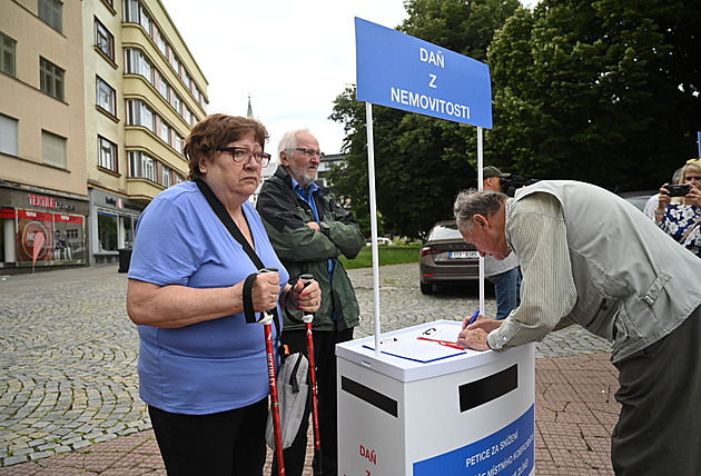 Demonstrace na námstí Míru ve Zlín kvli vysoké dani (erven 2024)