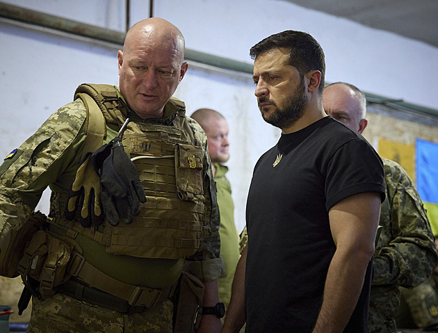 „Zavinil smrt více lidí, než se zasloužili Rusové“. Zelenskyj vyměnil generála