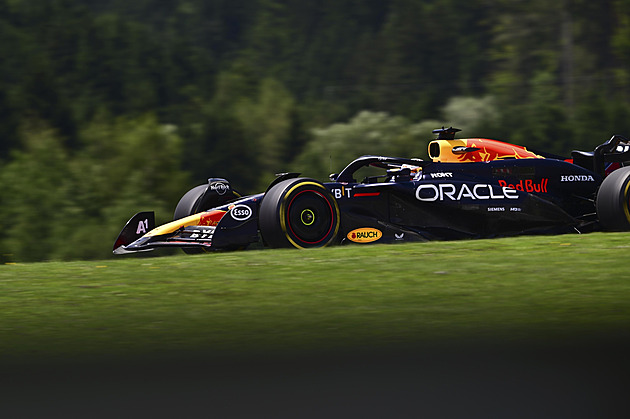 Kvalifikaci na sprint v Rakousku vyhrál Verstappen před jezdci McLarenu