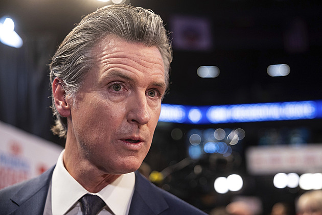 Trumpe, v poutech skončíš ty. Nejtvrdší videoútok favorita demokratů na Bílý dům