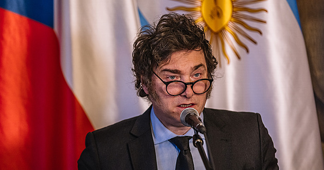 Šílenec s motorovou pilou, argentinský prezident Milei, sklízí chválu i od uměřených Němců