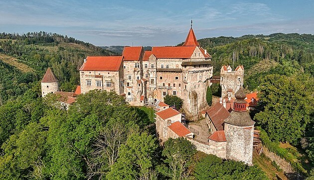 Hrad Pern�tejn