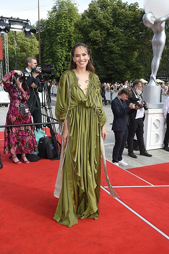 Andrea Bezd�kov� na zah�jen� Mezin�rodn�ho filmov�ho festivalu v Karlov�ch...