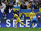 Ukrajinec Mykola aparenko oslavuje gól do slovenské brány.