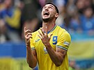 Ukrajinský útoník Roman Jaremuk emotivn slaví gól proti Slovensku.