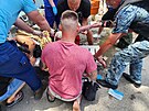 Rutí záchranái zasahují v Sevastopolu na anektovaném ukrajinském poloostrov...