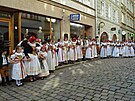 V Ostrunick ulici se chystal i folklorn soubor Bobule. Navzjem si uvazovali...