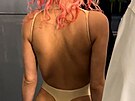 Zezadu byl model jet odhalenjí. Bianca Censori (Paí, 19. ervna 2024)