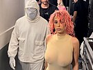Bianca Censori vyla v prsvitném trikotu a její partner Kanye West v bizarním...