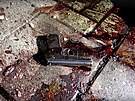 Zbra a krev na zemi bhem protiteroristické operace v ruském Dagestánu (24....
