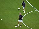 Cristiano Ronaldo se rozcviuje ped zápasem s Gruzií.