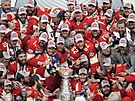 Hokejisté Floridy pózují se Stanley Cupem, který vyhráli poprvé v historii...