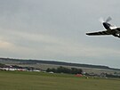 Na airshow v Mladé Boleslavi létaly druhovále�né stíha�ky extrémn� nízko