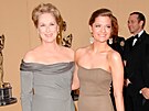 Meryl Streepová a její dcera Louisa Jacobsonová (22. února 2009)