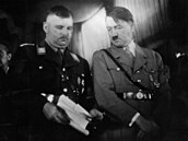 Velitel tábu SA Ernst Röhm patil k nejbliím spolupracovníkm Adolfa...