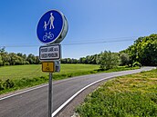 Podél Labe vede nový úsek cyklostezky ze Stanovic do ire.