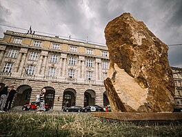 Odhalení pomníku pipomínajícího obti prosincového útoku na Filozofické...