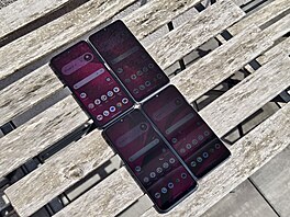 Smartphony T-Mobile T Phone upgradované první generace a druhé generace T Phone...