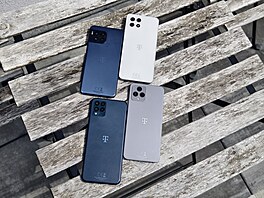 Smartphony T-Mobile T Phone upgradované první generace a druhé generace T Phone...