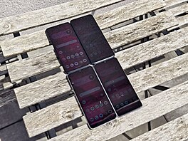 Smartphony T-Mobile T Phone upgradované první generace a druhé generace T Phone...