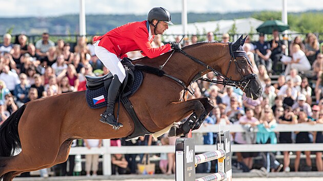 Parkur elitleri Prag'da yarışıyor. Opatrný takımdaki değişiklikleri ve at ile binici arasındaki etkileşimi anlatıyor