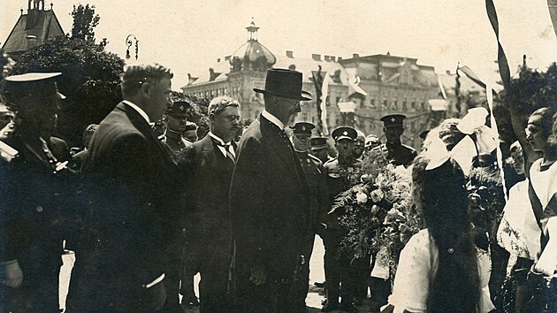 Prvnho eskoslovenskho prezidenta Tome Garrigue Masaryka pijali ped sto lety ve Znojm na nmst Republiky.