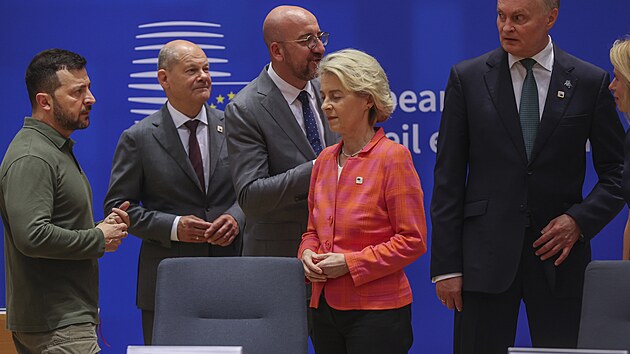Volodymyr Zelenskyj podepsal v Bruselu novou bezpenostn dohodu (27. ervna 2024)