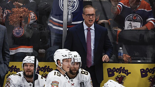 Paul Maurice, trenér Floridy, nebyl spokojený s rozhodnutím sudích, kte�í...