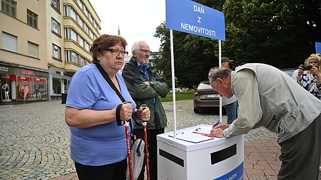 Demonstrace na nmst Mru ve Zln kvli vysok dani (erven 2024)