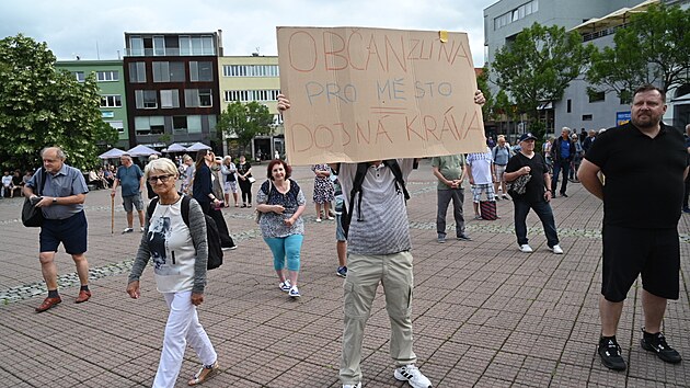 Demonstrace na nmst Mru ve Zln kvli vysok dani (erven 2024)