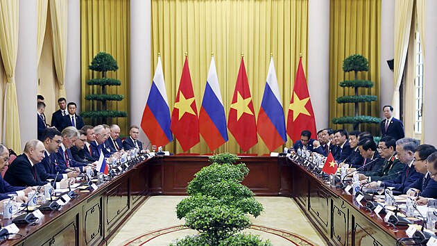 Vietnamsk prezident To Lam se astn setkn s ruskm prezidentem Vladimirem Putinem bhem schzky v prezidentskm palci v Hanoji. (20. ervna 2024)