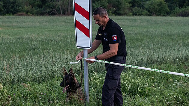 Na jihu Slovenska nedaleko Nov�ch Z�mk� se srazil rychl�k EC 279 z Prahy do Budape�ti s autobusem. (27. �ervna 2024)