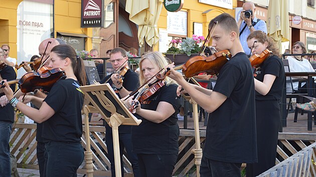 Jazz, folk, rock, pop nebo teba folklor. Stailo jen hledat na nmstch a v ulicch.
(22. ervna 2024)